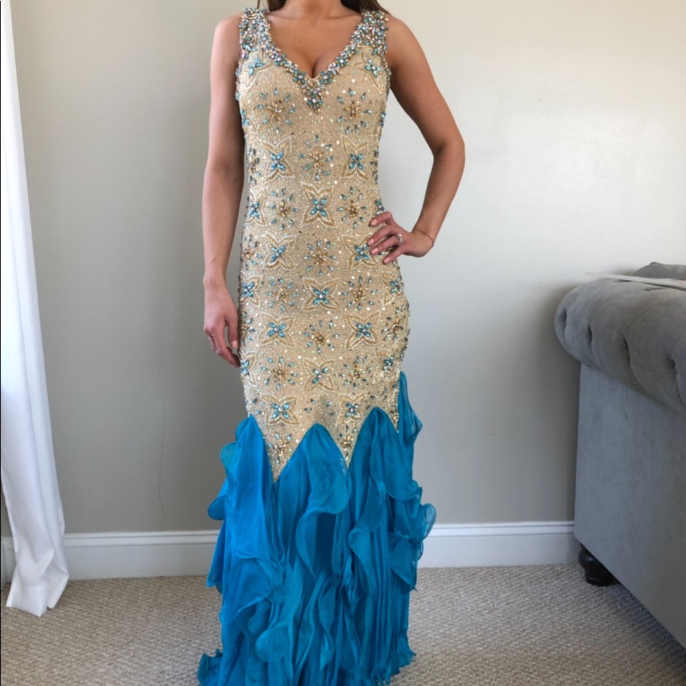 Beautiful turquoise dress